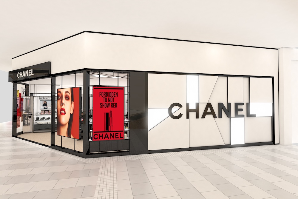 Chanel Fragrance & Beauté Boutique storefront at Aventura Mall, with black-and-white signage and beauty displays.